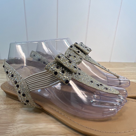 MATERIAL GIRL Shayleen flat thong size 10M - Picture 2 of 7